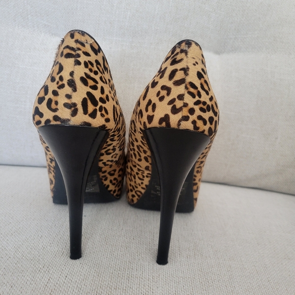 Express, size 7, leopard, 5' heel - Picture 2 of 5